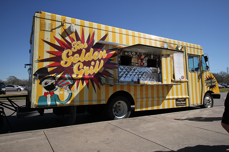 Photo: The Golden Grill food truck parked on campus in front of the SSCB. Photo by The Signal reporter Nathan Jeter.