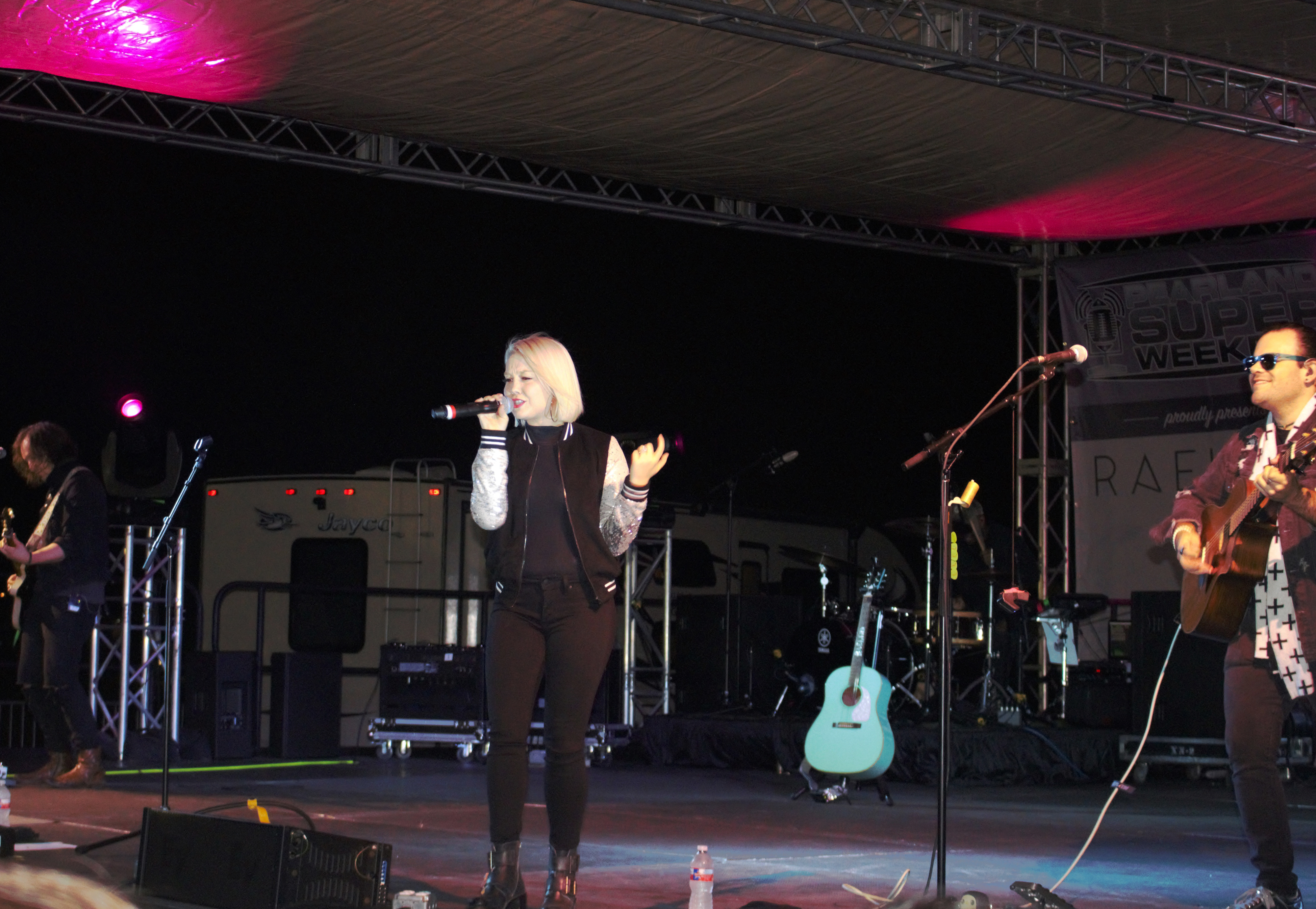 PHOTO: Rae Lynn singing "Better Do It" at Pearland Super Weekend Feb. 4, 2017. Photo by The Signal reporter Isaly Flores.