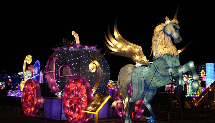 PHOTO: Pegasus drawn carriage as part of the Magical Winterland display. Photo by The Signal reporter Bianca Salazar. 
