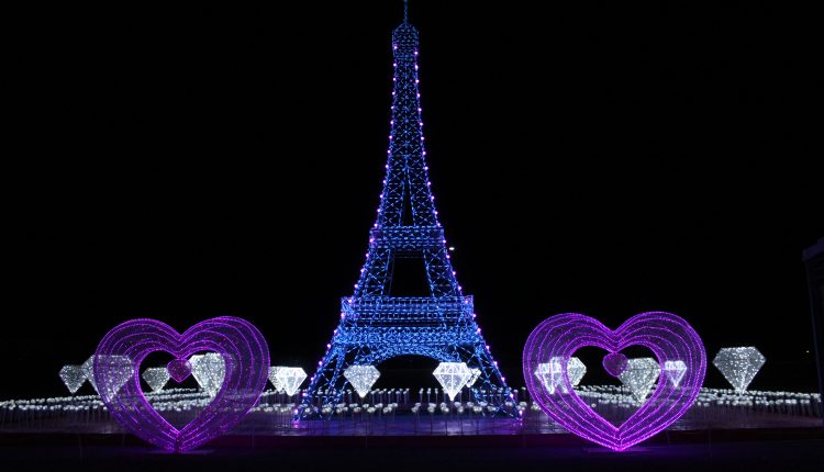 PHOTO: The Eiffel Tower surrounded by lit diamonds and hearts on display at the Landmarks of the World attraction. Photo by The Signal reporter Bianca Salazar.