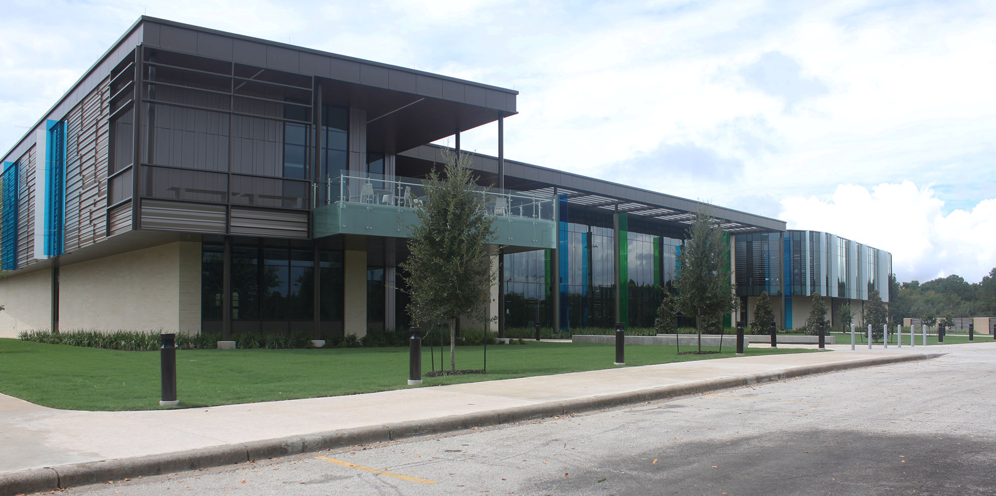 PHOTO: UHCL's new Recreation and Wellness Center. Photo by The Signal reporter Shae Blehm