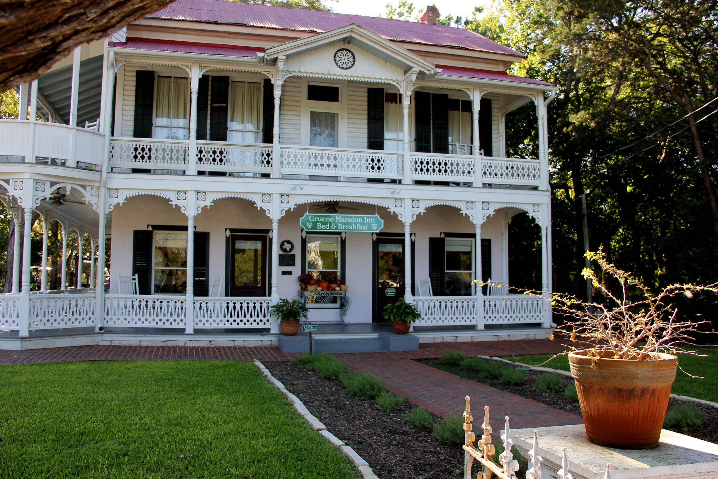 PHOTO: Across the street from the festival and around other historical building sits the Gruene Mansion Inn Bed and Breakfast. Photo by The Signal Online Editor Alyssa Shotwell.