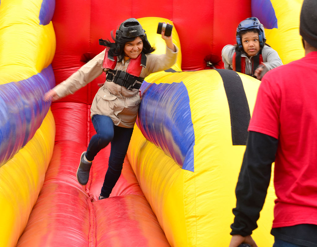 PHOTO: UHCL students test their strength on an activity during the Campus Activities Board-sponsored Winter Wonderland on Jan. 30, 2019. Photo by The Signal reporter Jennifer Martinez.