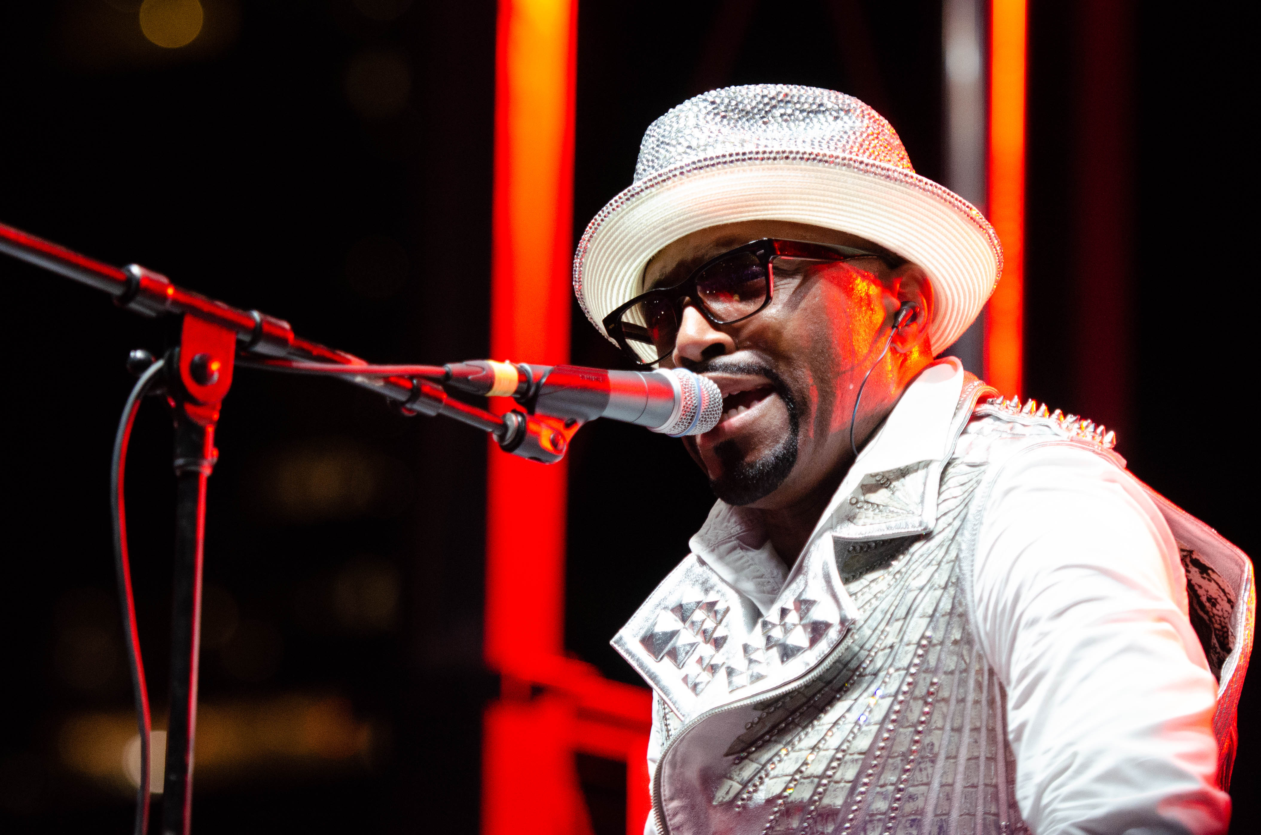 Teddy Riley of Blackstreet, captivates the crowd with his sultry autotune vocals at this years Urban Music Festival in Austin, TX. Photo by The Signal reporter Shalnora Worlds