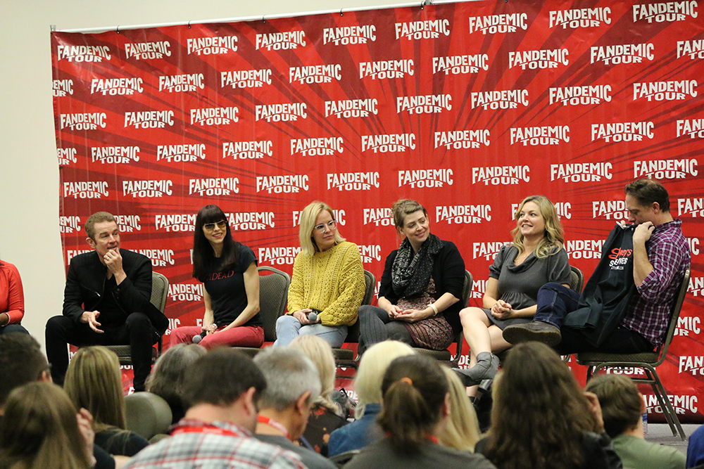 PHOTO: Actors James Marsters, Juliet Landau, Emma Caulfield, Amber Benson, Clare Kramer and James Leary participated in a "Buffy the Vampire Slayer" reunion panel at Fandemic Tour 2019. Photo by The Signal Editor-in-Chief Brandon Ruiz-Peña.
