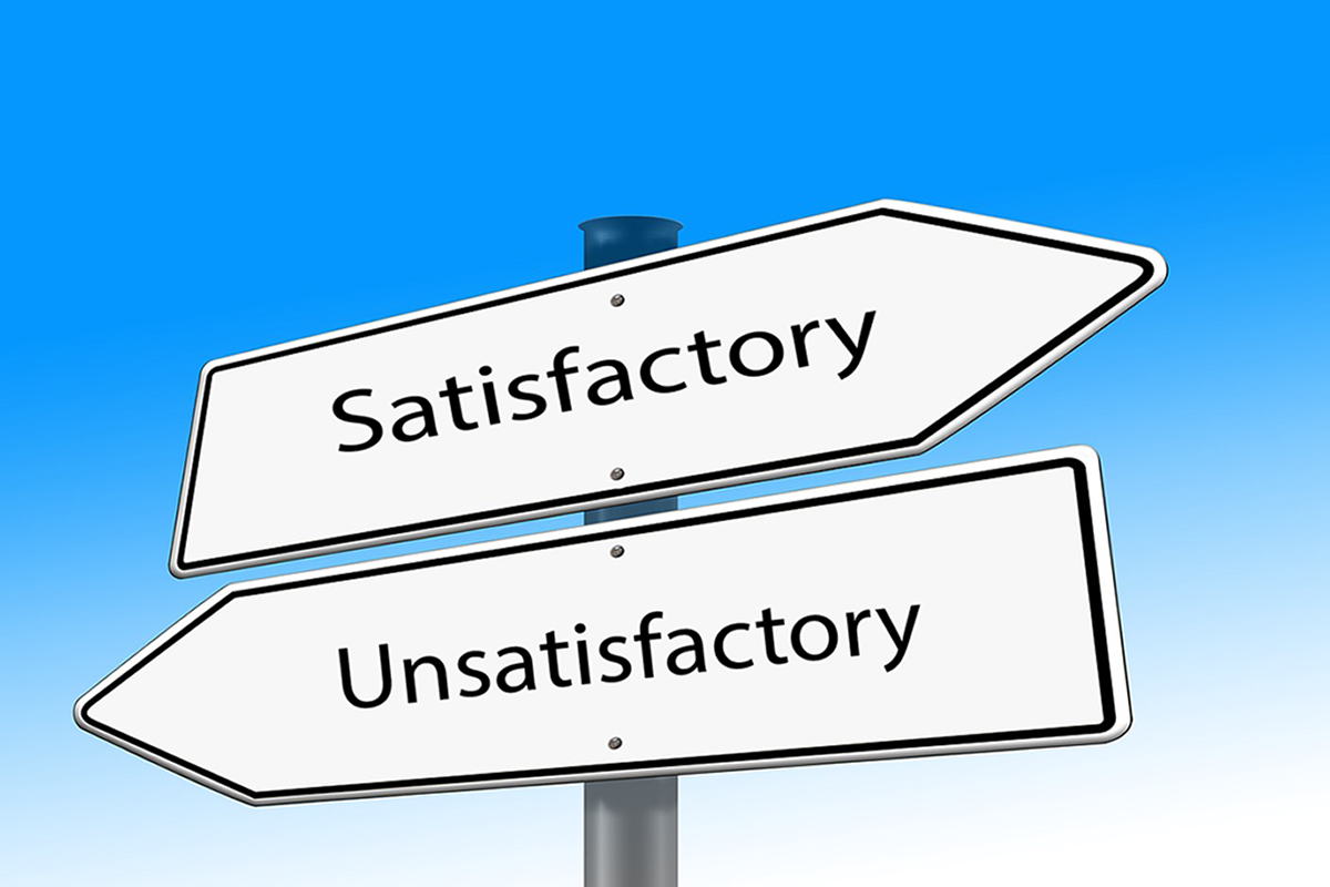GRAPHIC: Crossroad sign with the words satisfactory and unsatisfactory written in the inside. Graphic by The Signal Reporter, Javon Hagan. SOURCE PHOTO: https://pixabay.com/photos/right-next-note-road-sign-2620946/