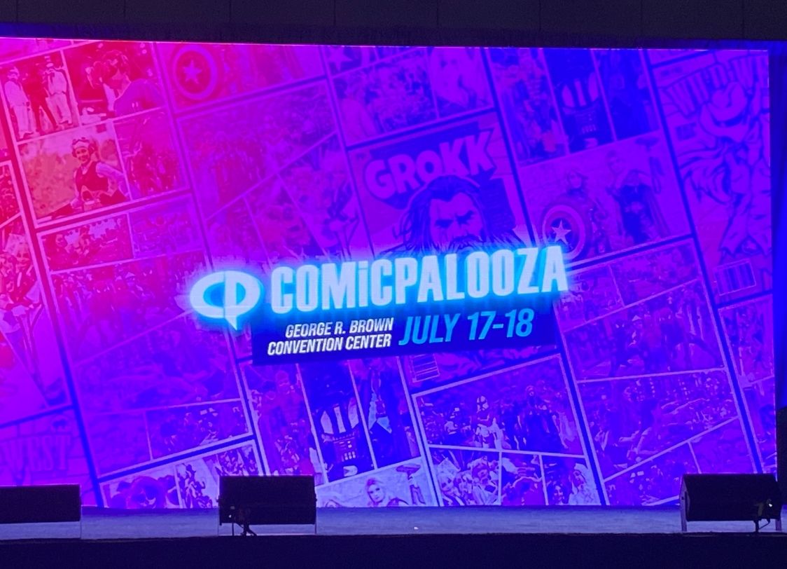 PHOTO: The main stage at Comicpalooza 2021. Photo by The Signal Executive Editor Miles Shellshear.