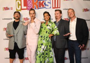 HOLLYWOOD, CALI - AUG24 (L-R) Kevin Smith, Jason Mewes, Rosario Dawson, Brian O'Halloran, Jeff Anderson Clerks III Premiere at TCL Chinese6 Theaters on Aug24, 22 in LA, Cali. (Photo by Jon Kopaloff_Getty Images for Lionsgate